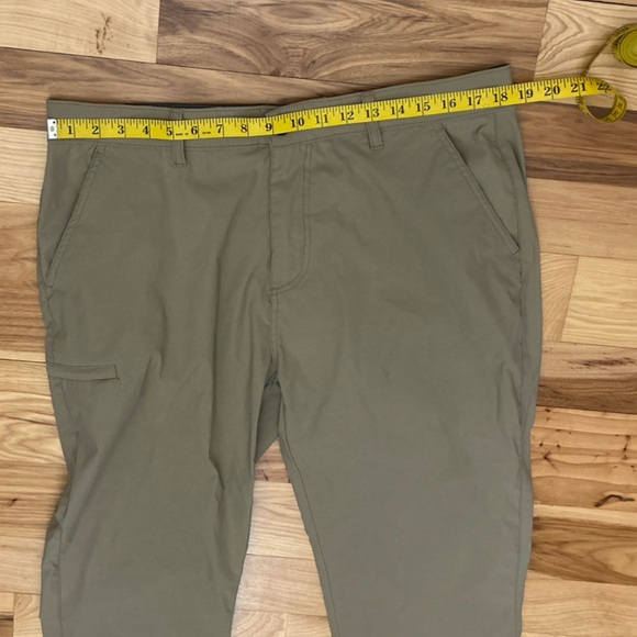 DENALI Delta Khaki Technical Stretch Pants 36/32 (actual 36/30.5) - Picture 5 of 7